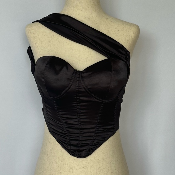SHEIN Tops - Black One-Shoulder Bustier Top
